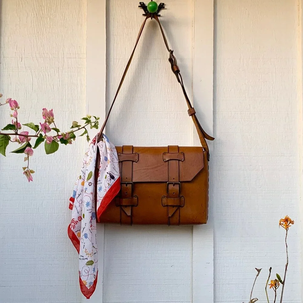 Vintage French leather briefcase messenger attache book bag - Picture 16 of 16